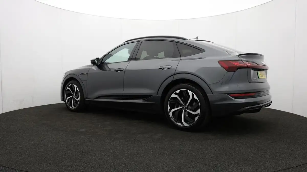 2022-audi-e-tron-50e-black-edition-sportback-big-77