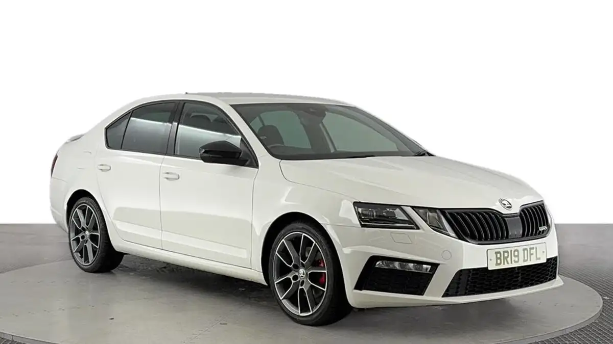 2019-skoda-octavia-20tdi-vrs-4x4-scr-hatchback-big-1