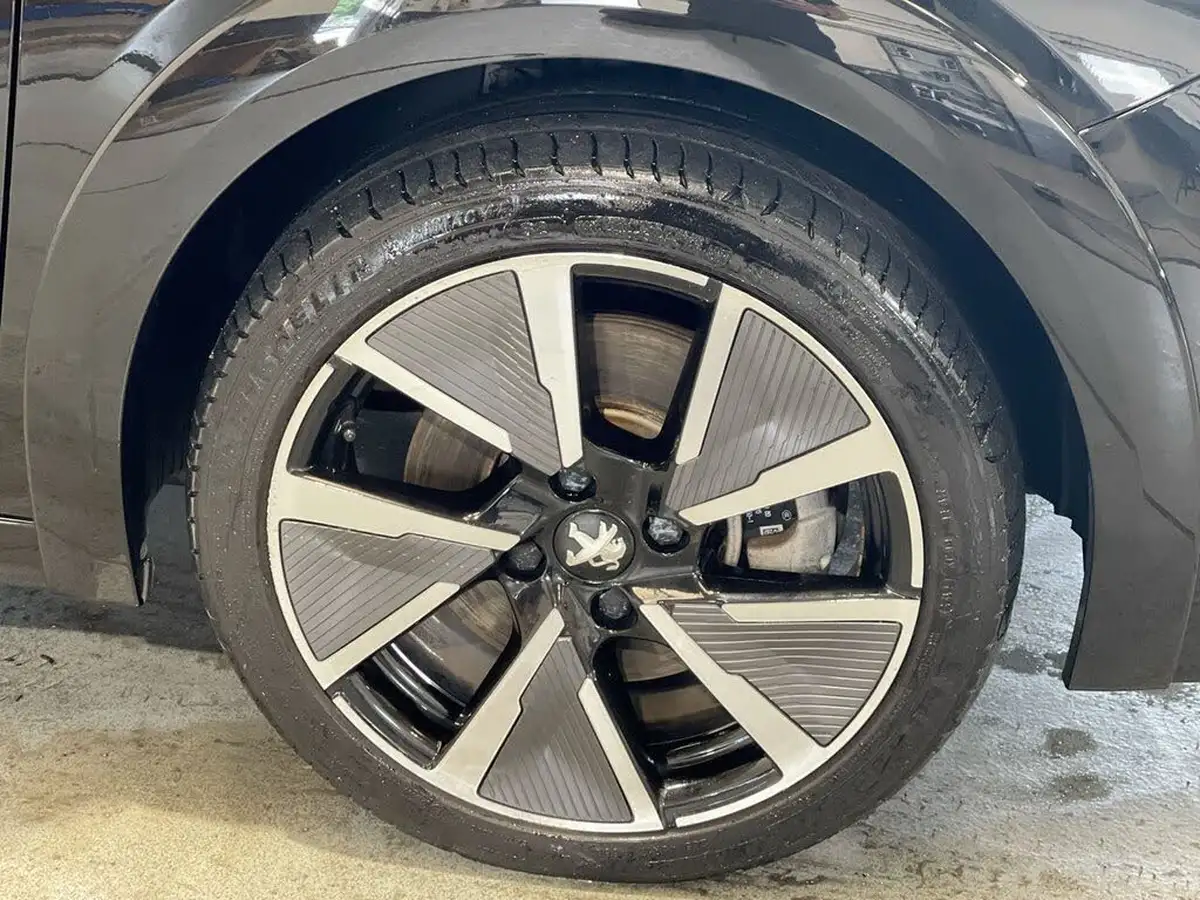 2022-peugeot-208-e-gt-136bhp-50kwh-big-8