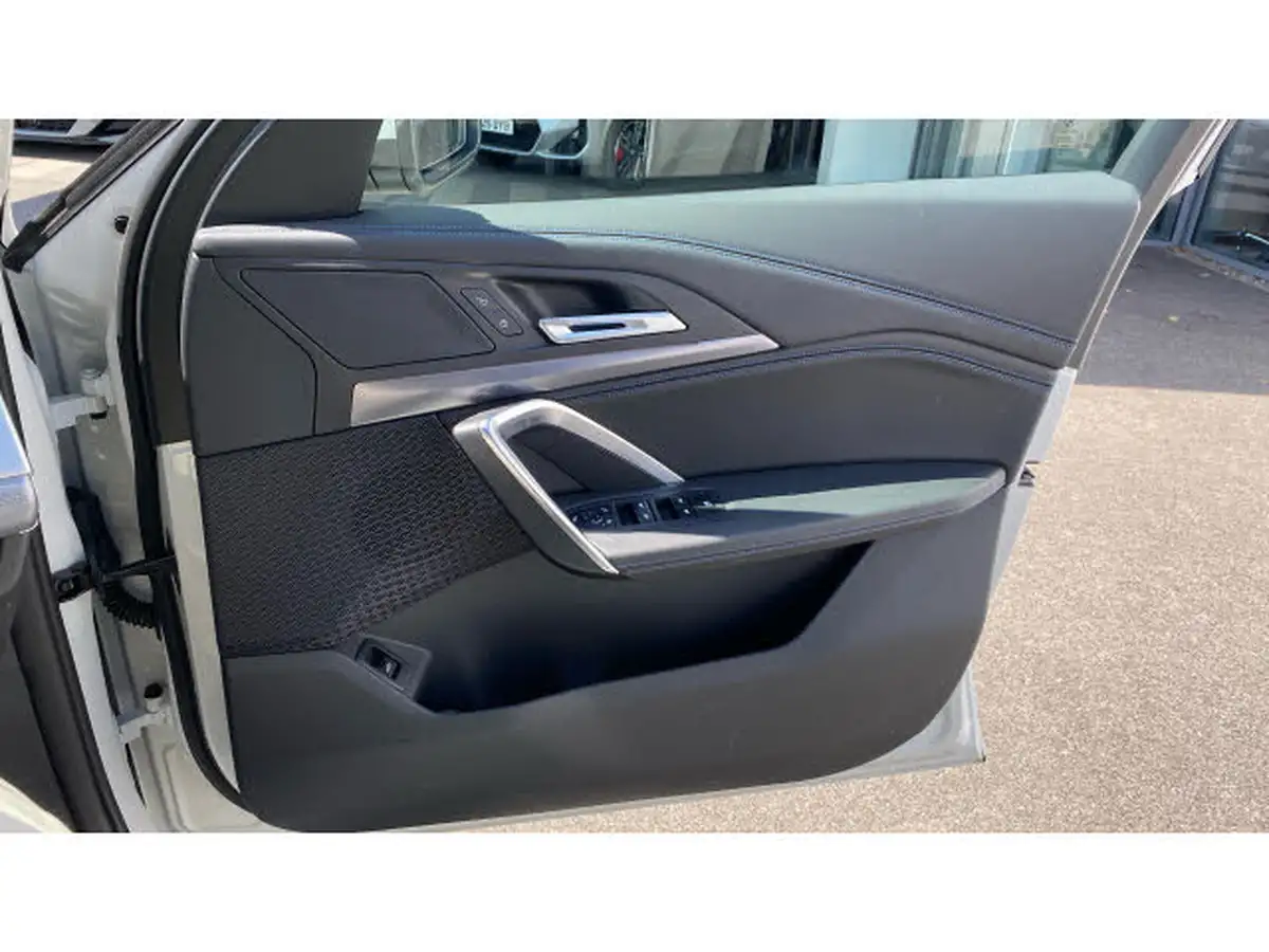 2025-bmw-x1-20-xdrive23i-m-sport-big-35