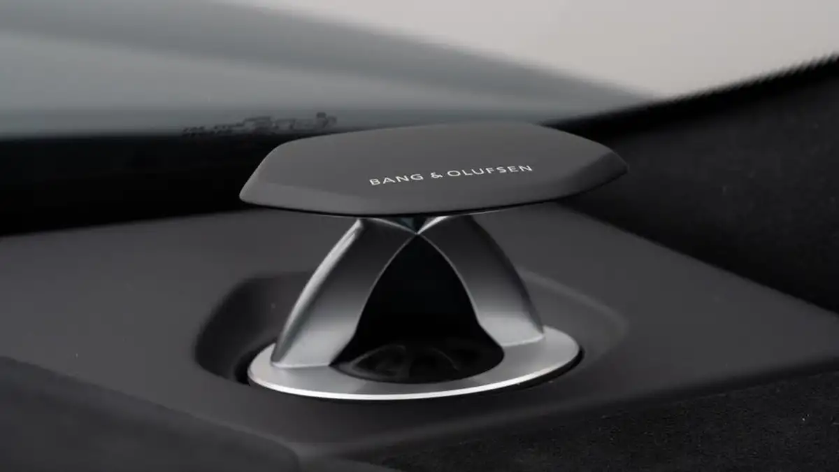 2024-lamborghini-urus-40-no-trim-big-41