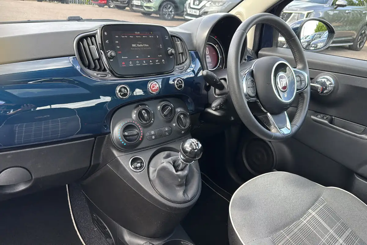 2018-fiat-500-12-lounge-big-10