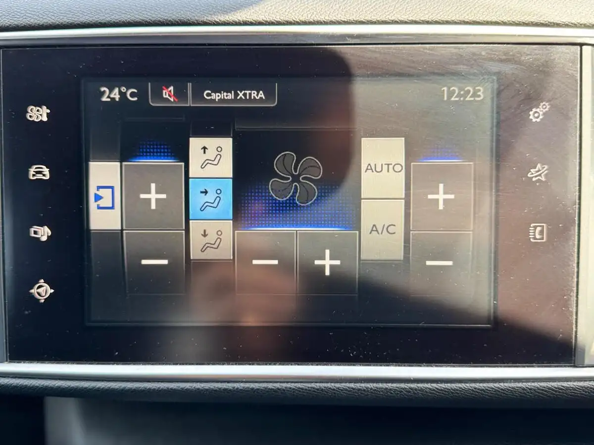 2015-peugeot-308-20-bluehdi-gt-line-20-bluehdi-big-10