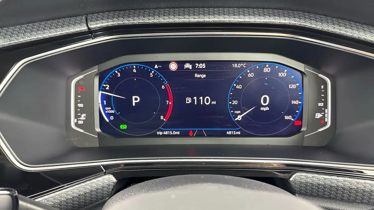 2023-volkswagen-t-cross-10-tsi-r-line-dsg-big-12