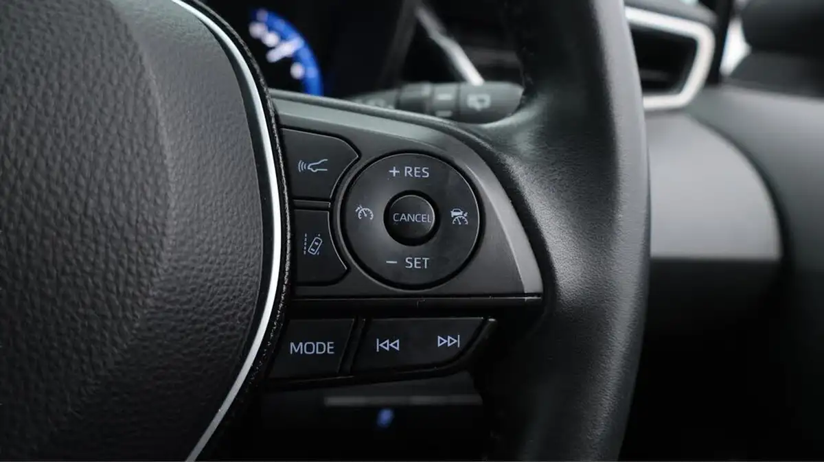 2021-toyota-corolla-18-vvt-i-icon-spare-wheel-hatchback-5d-big-25