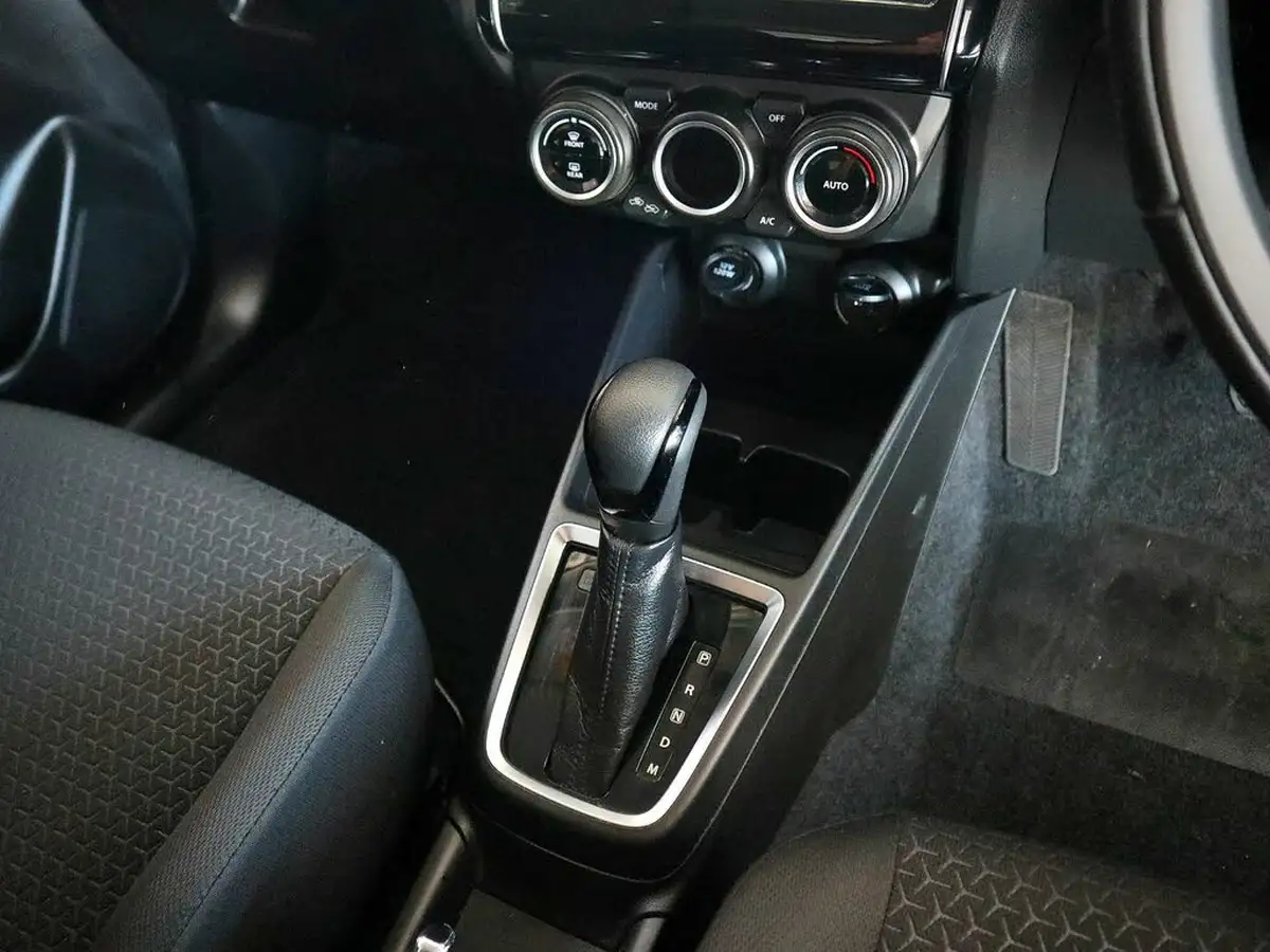 2022-suzuki-swift-12-dualjet-sz5-cvt-big-28