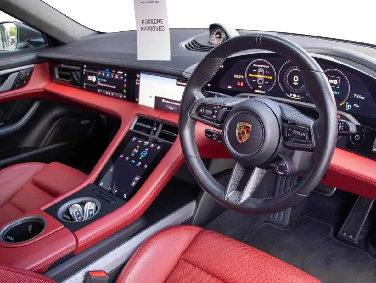 2020-porsche-taycan-e-turbo-s-big-4