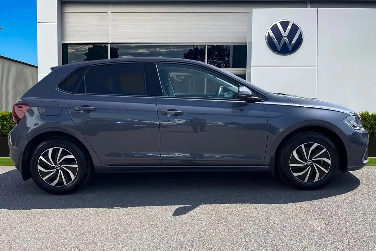 2023-volkswagen-polo-10-tsi-life-big-2