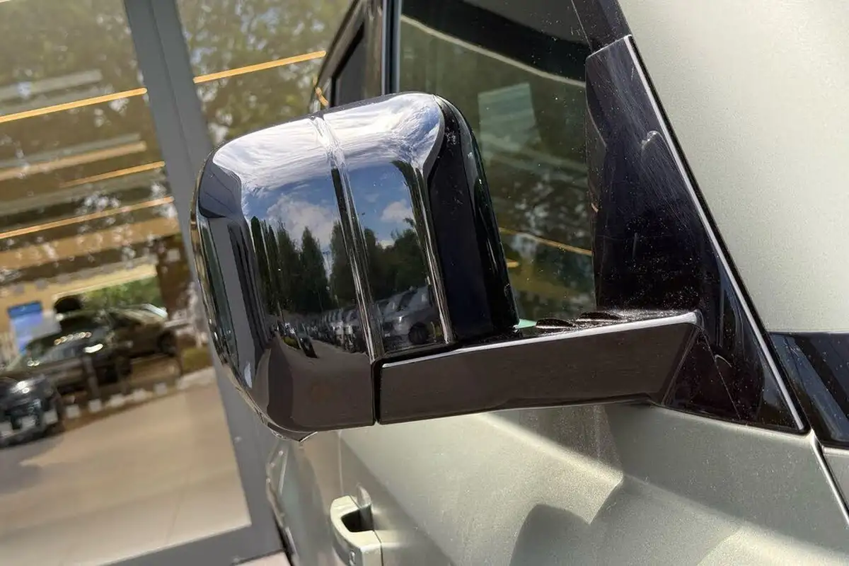 2024-land-rover-110-defender-30-d300-x-dynamic-hse-big-61