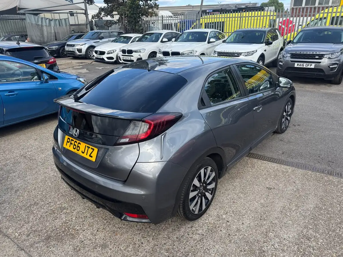 2016-honda-civic-18-i-vtec-se-plus-navi-hatchback-auto-big-8