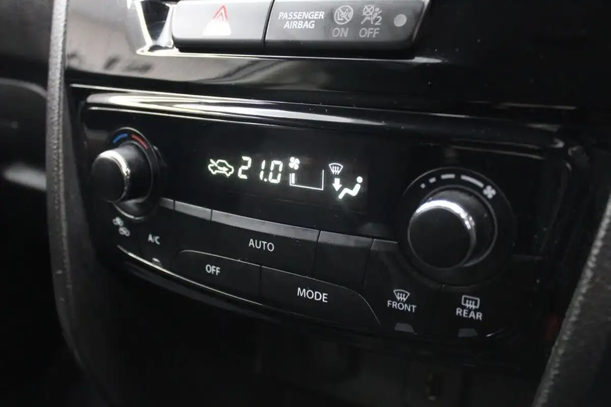 2018-suzuki-vitara-16-kuro-big-24