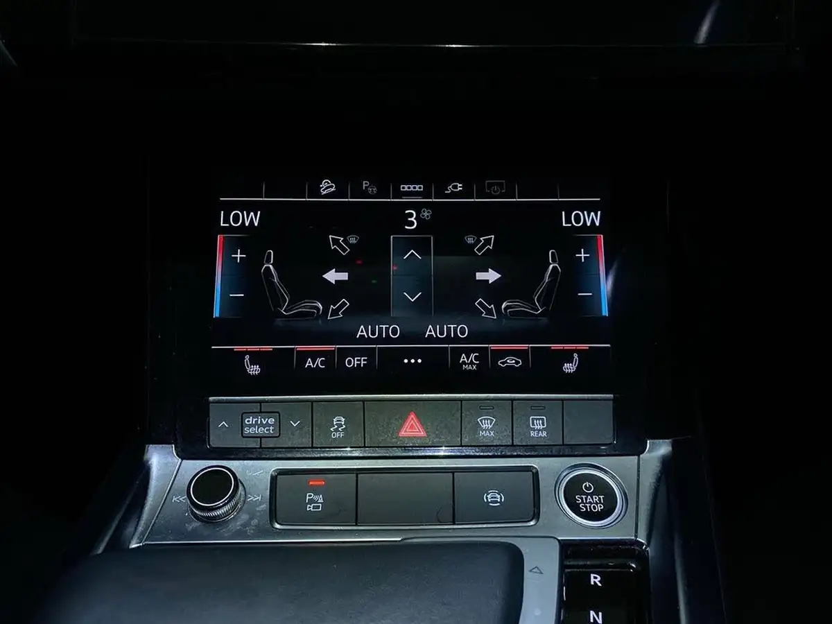 2022-audi-e-tron-55e-technik-station-wagon-big-24