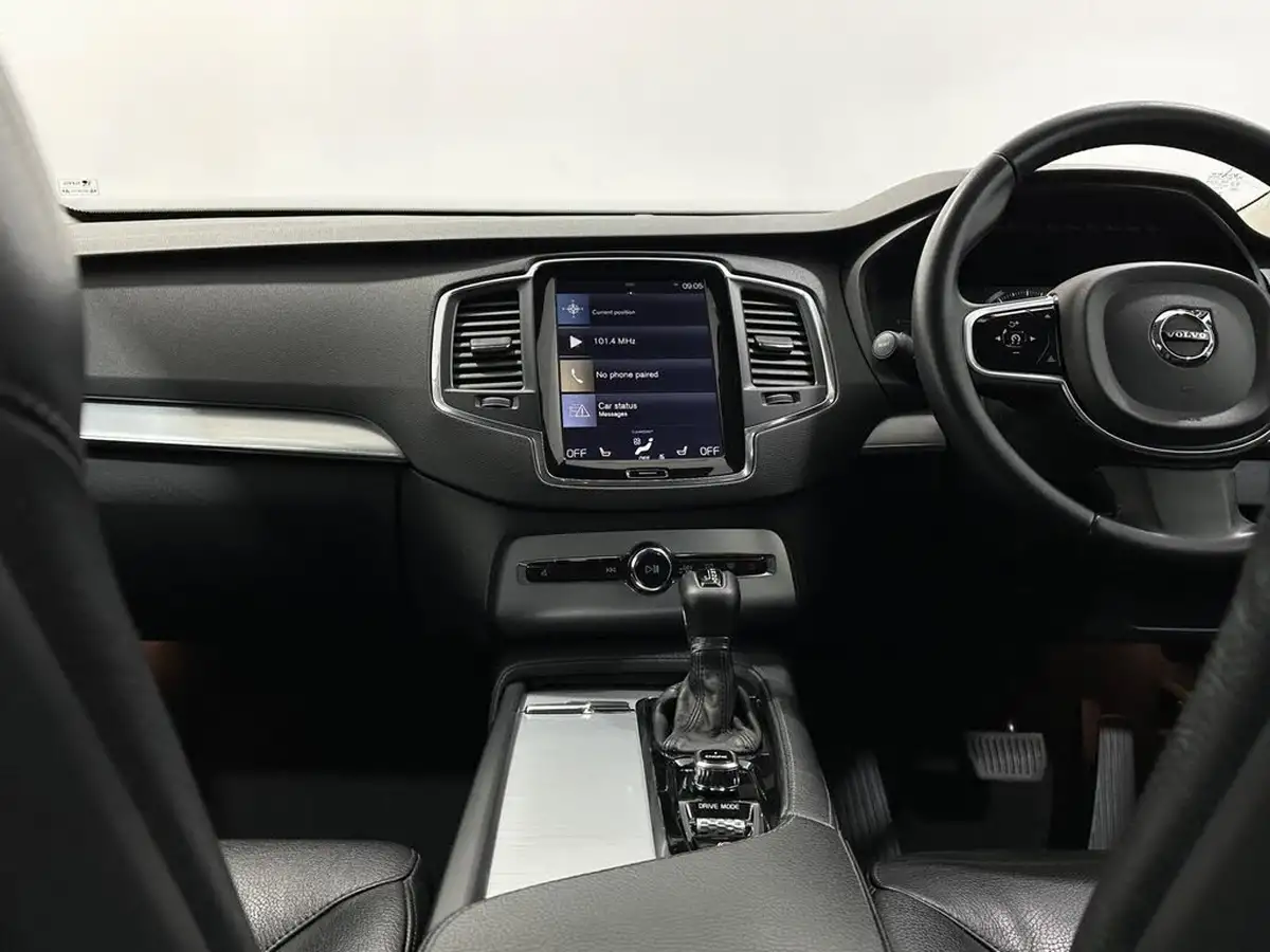 2017-volvo-xc90-20td-d5-momentum-awd-auto-big-18