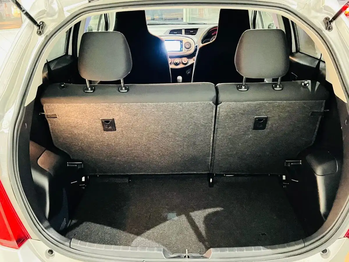 2011-toyota-yaris-133-tr-99bhp-5d-m-drive-s-big-22