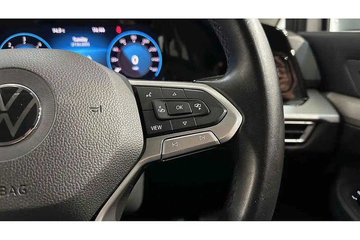 2022-volkswagen-golf-20tdi-life-hatchback-big-37