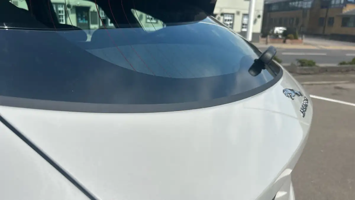 2022-jaguar-e-pace-15-p300e-r-dynamic-hse-big-25