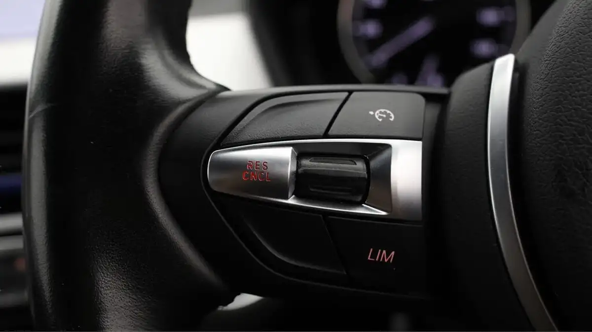 2021-bmw-x1-15-sdrive18i-m-sport-tech-pack-ii-dct-big-23