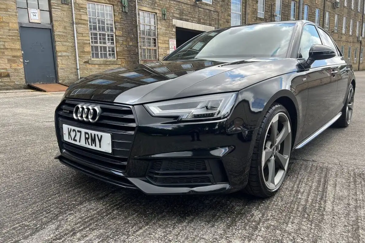 2017-audi-a4-20-tdi-quattro-black-edition-big-21