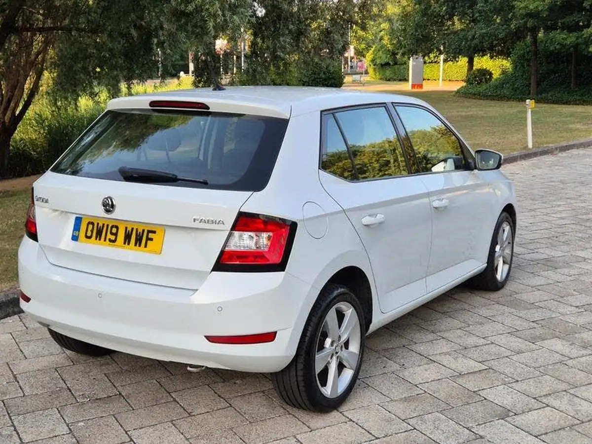 2019-skoda-fabia-10-tsi-se-l-95ps-ss-hatchback-big-2