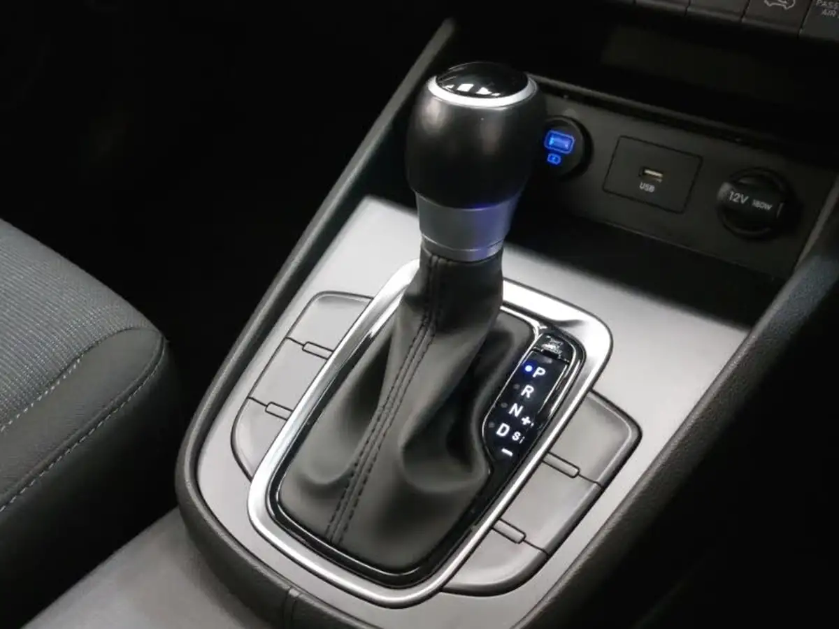 2022-hyundai-kona-16-gdi-se-connect-big-11