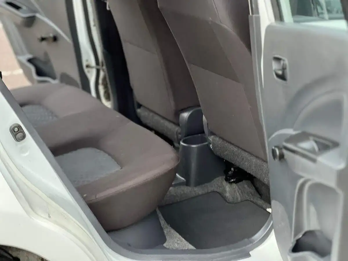 2015-suzuki-celerio-10-sz3-big-17