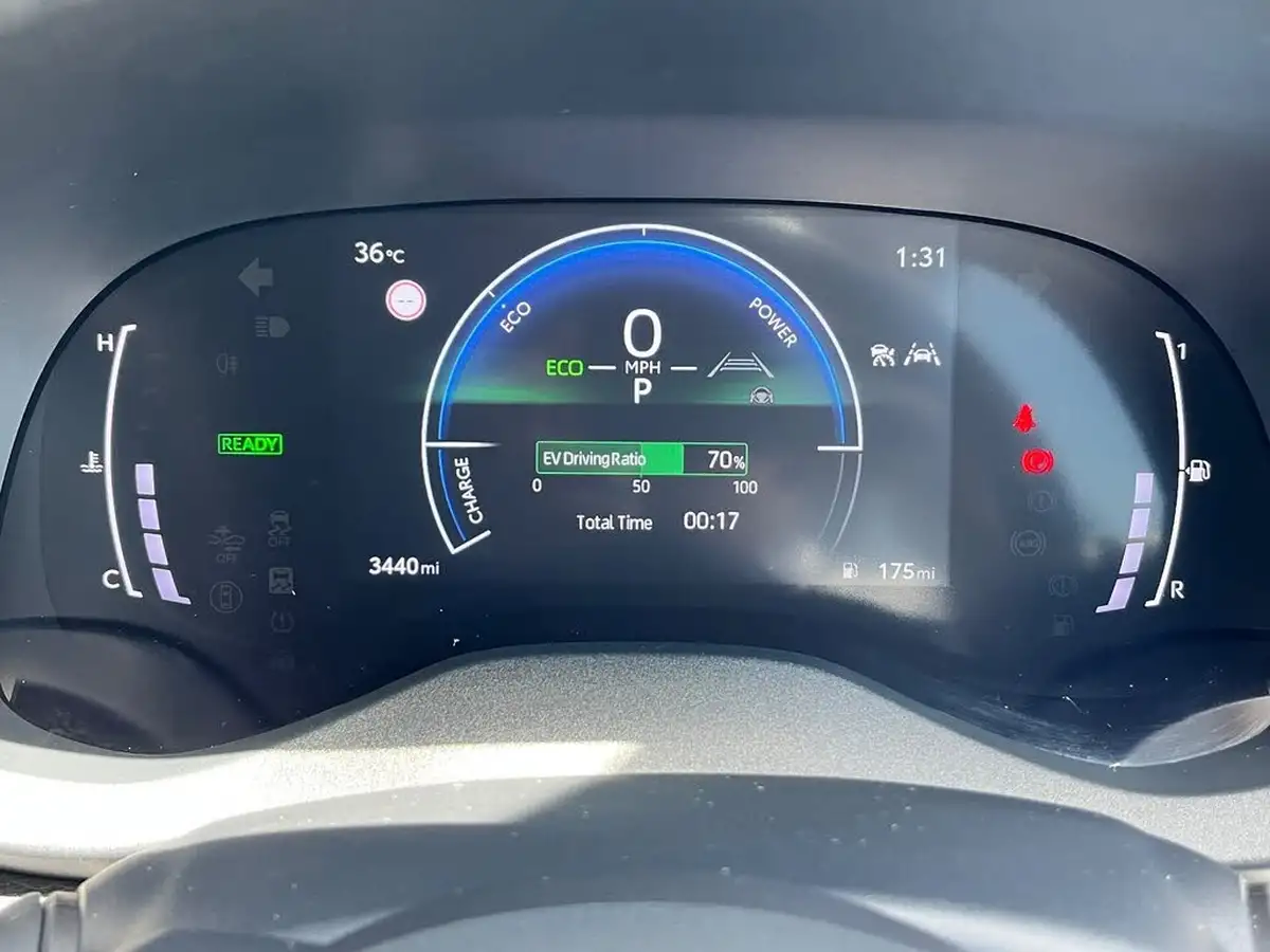 2024-toyota-yaris-cross-15-vvt-i-icon-big-20