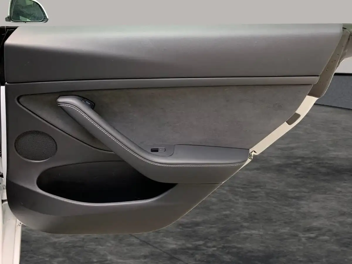 2023-tesla-model-3-e-performance-big-38