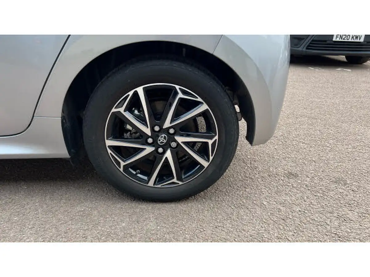 2023-toyota-yaris-15-vvt-i-design-big-19
