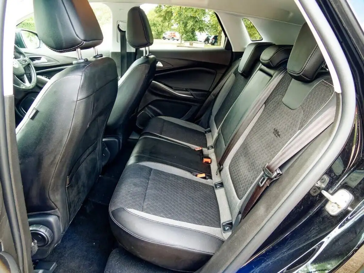 2021-vauxhall-grandland-x-12-sri-nav-auto-big-16