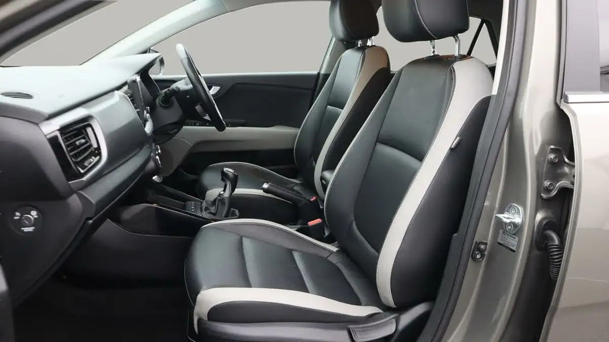 2018-kia-stonic-10-t-gdi-4-big-14