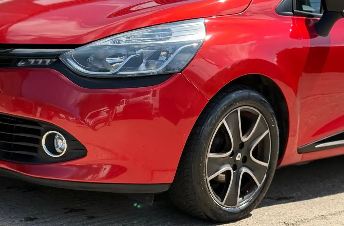 2014-renault-clio-15td-dynamique-medianavss-big-20