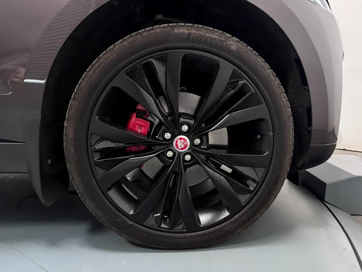 2022-jaguar-f-pace-20-d200-r-dynamic-black-big-60