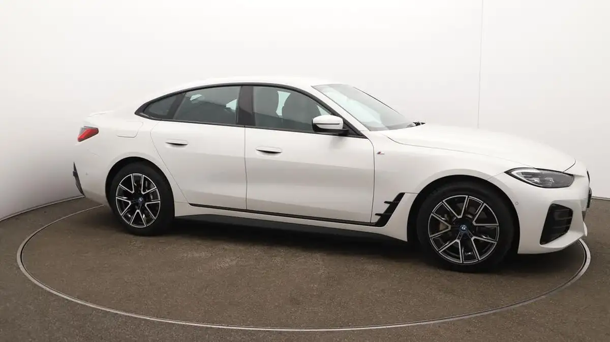 2022-bmw-i4-e-edrive40-m-sport-big-47