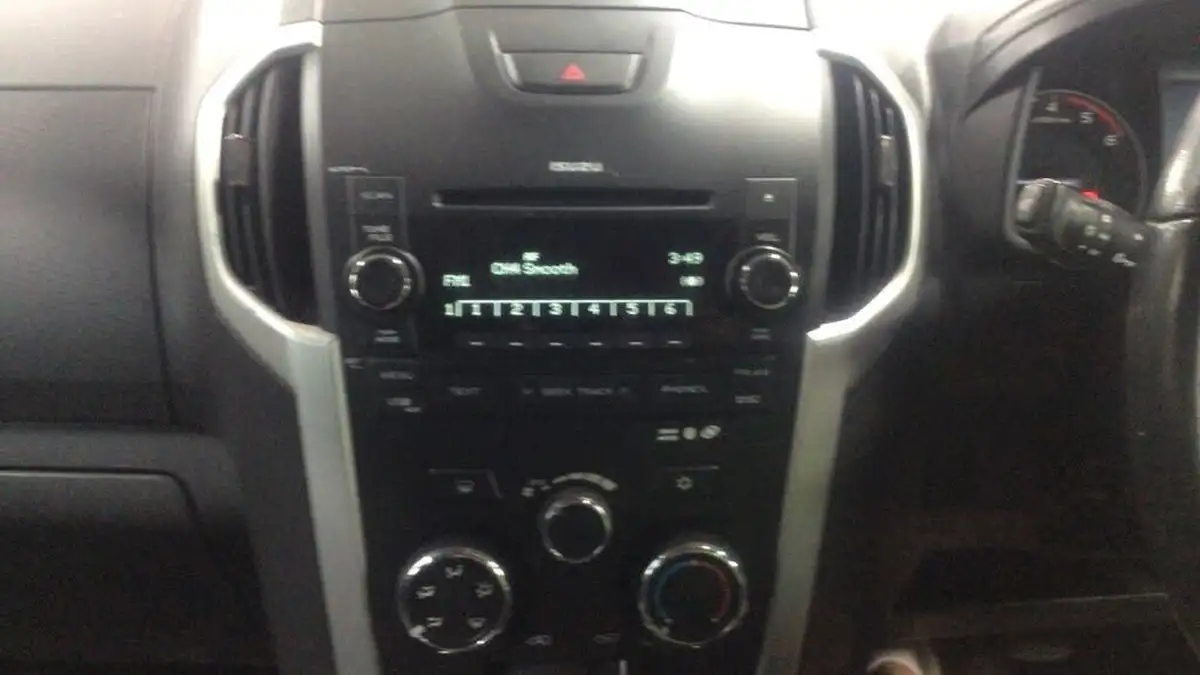 2012-isuzu-d-max-25td-yukon-big-8