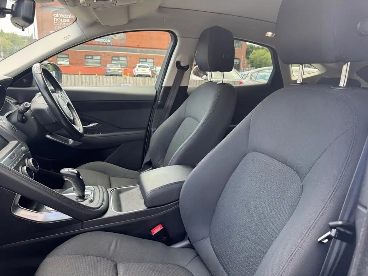 2018-jaguar-e-pace-20-i4-249ps-ss-big-14