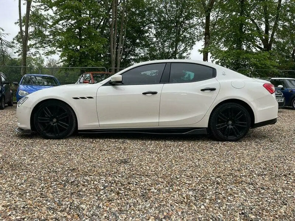 2014-maserati-ghibli-30td-big-5