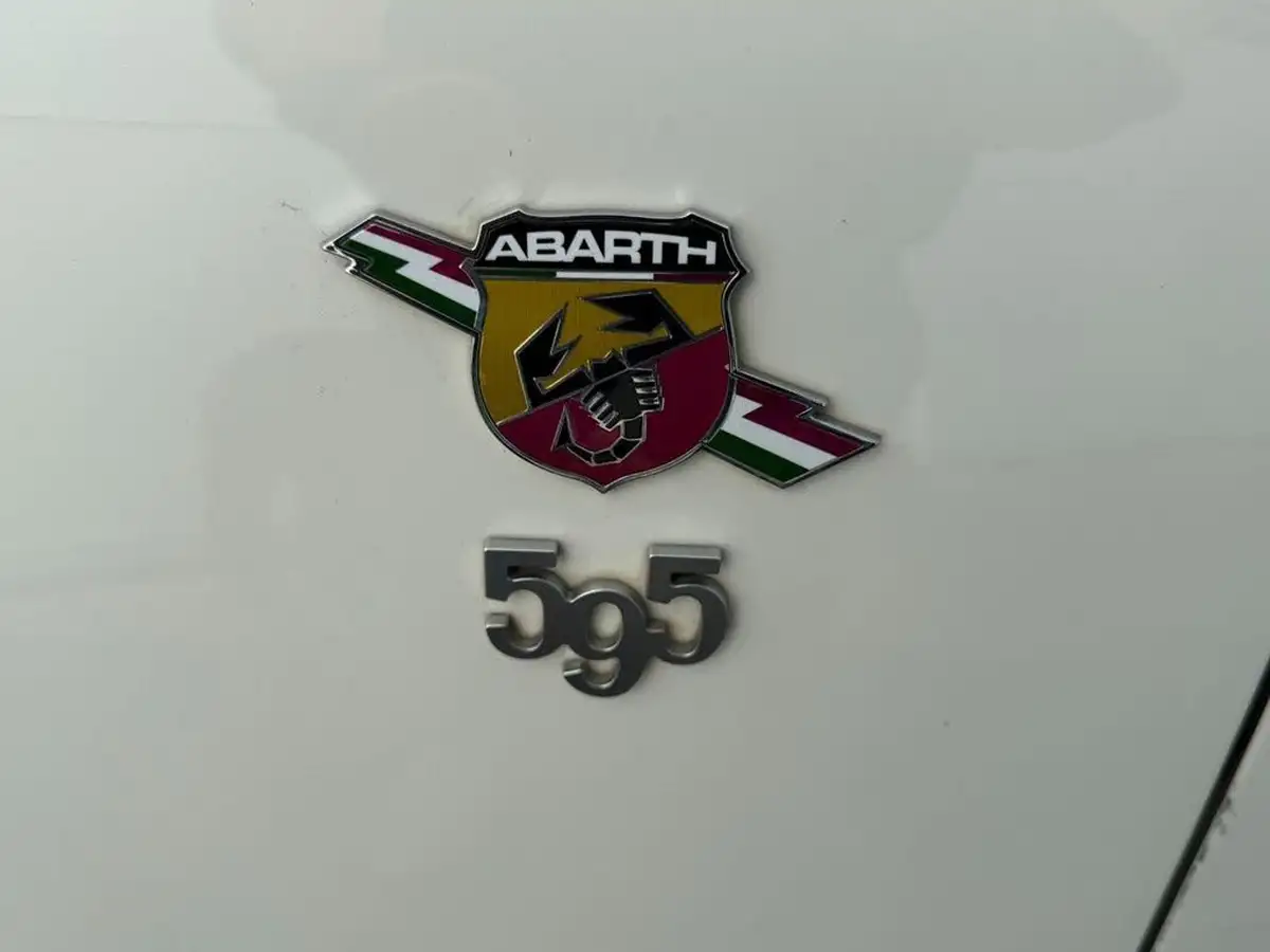 2018-abarth-595-14-tjet-big-21