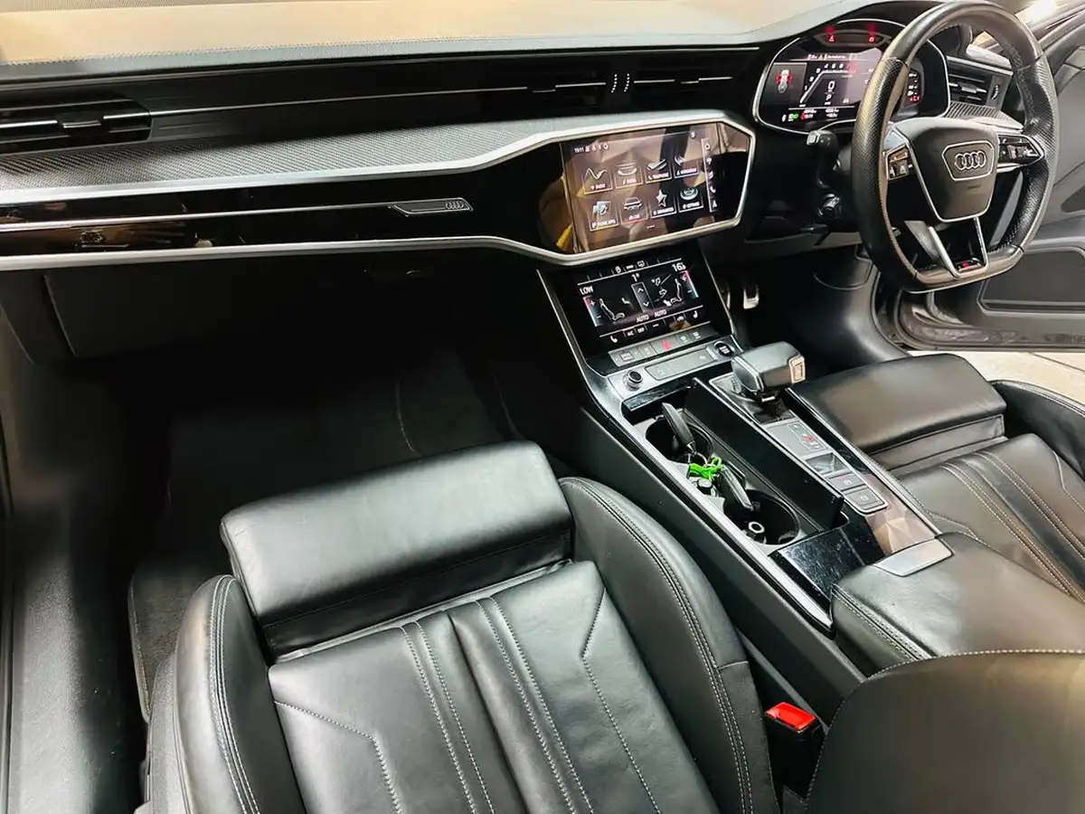 2022-audi-a6-avant-20-40-tfsi-black-edition-big-5