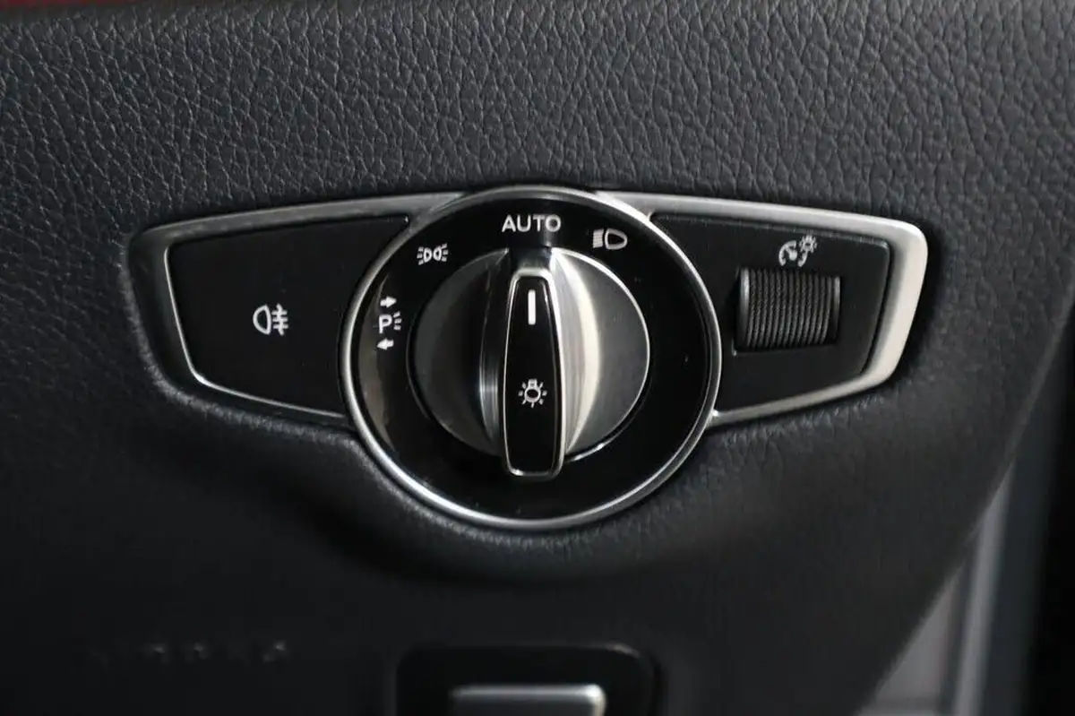 2019-mercedes-benz-cls-class-20d-cls300d-amg-line-premium-plus-big-24