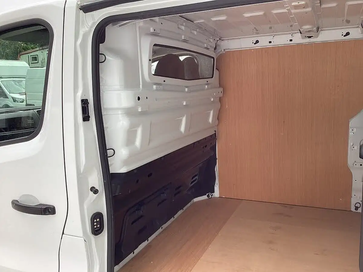 2020-renault-trafic-20dci-sl28-energy-120-business-big-32