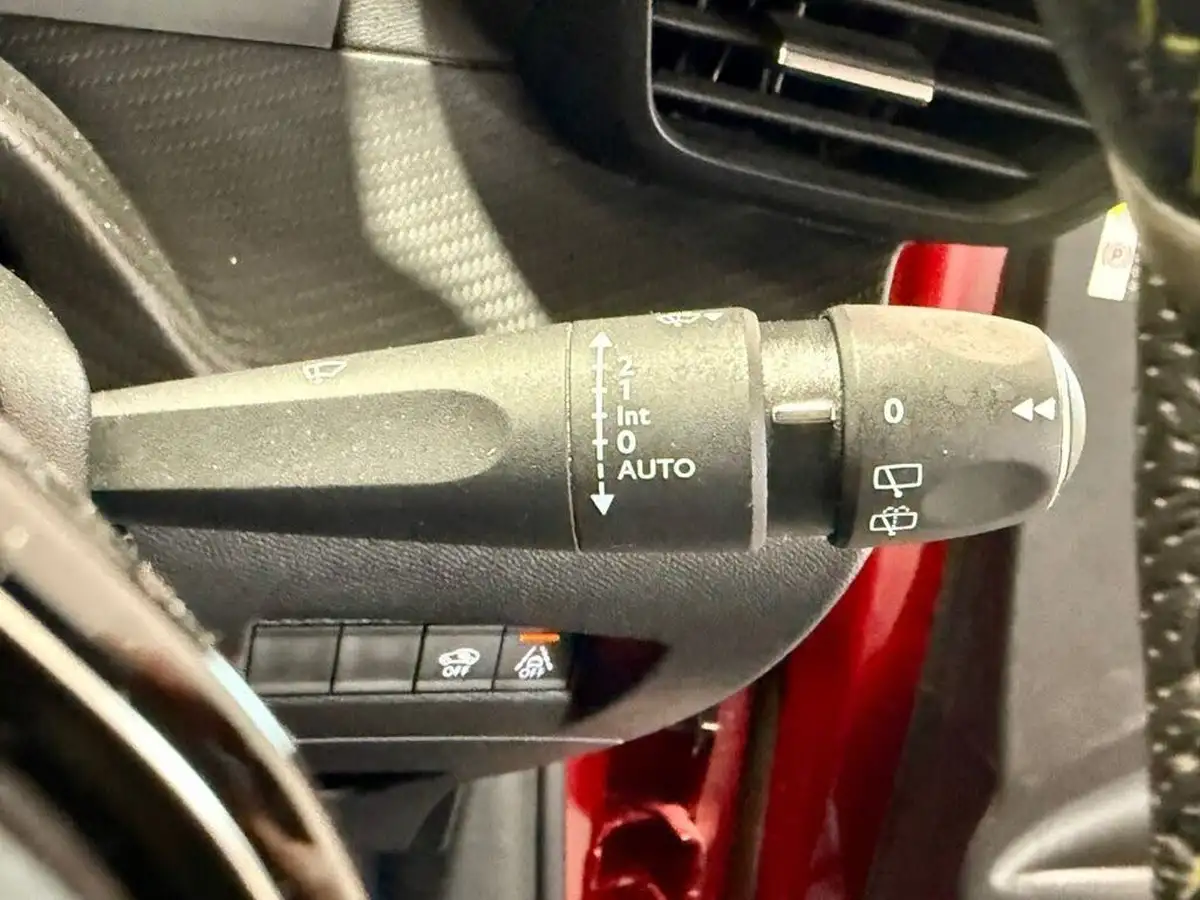 2023-peugeot-208-12-puretech-gt-100ps-big-17