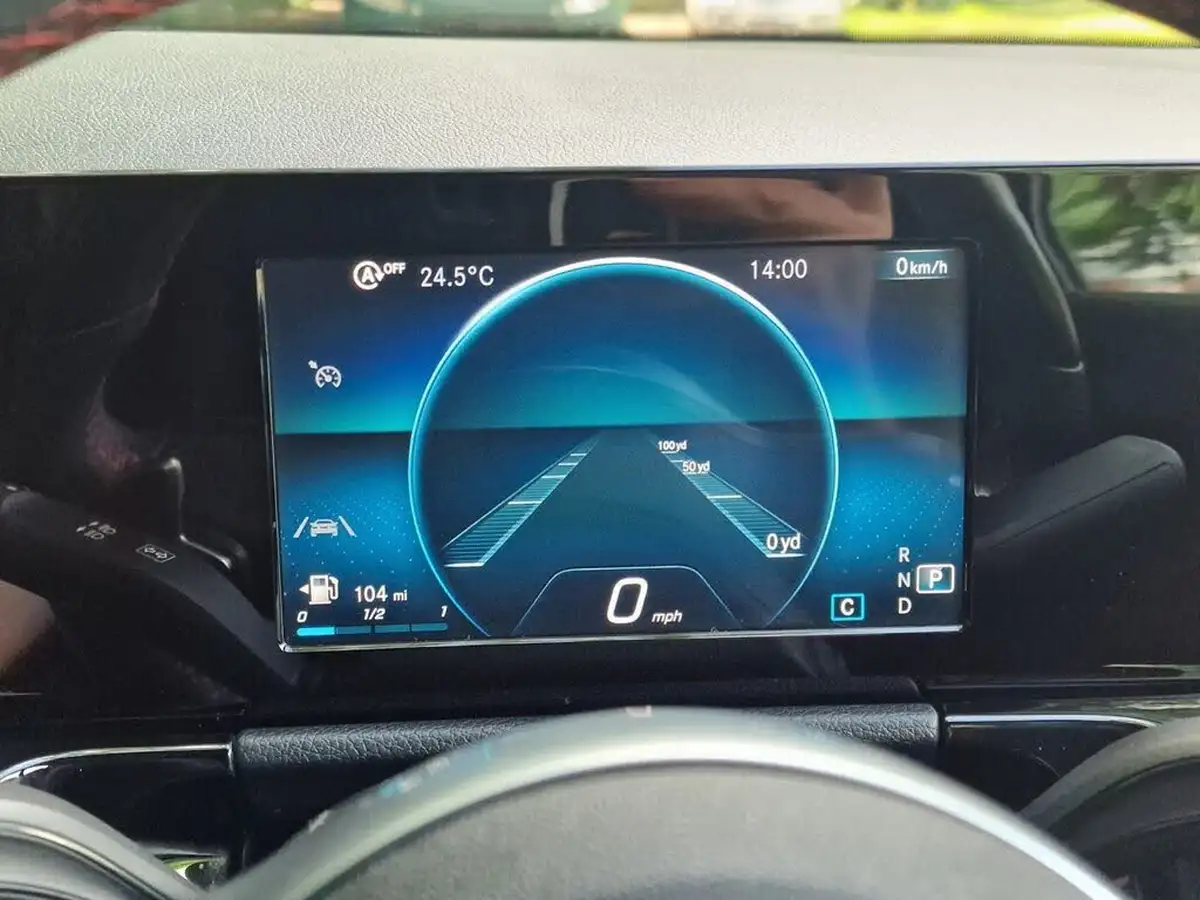2020-mercedes-benz-b-class-20d-b200d-amg-line-big-31