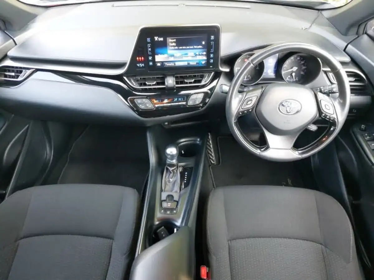 2017-toyota-c-hr-18-vvt-i-icon-big-2