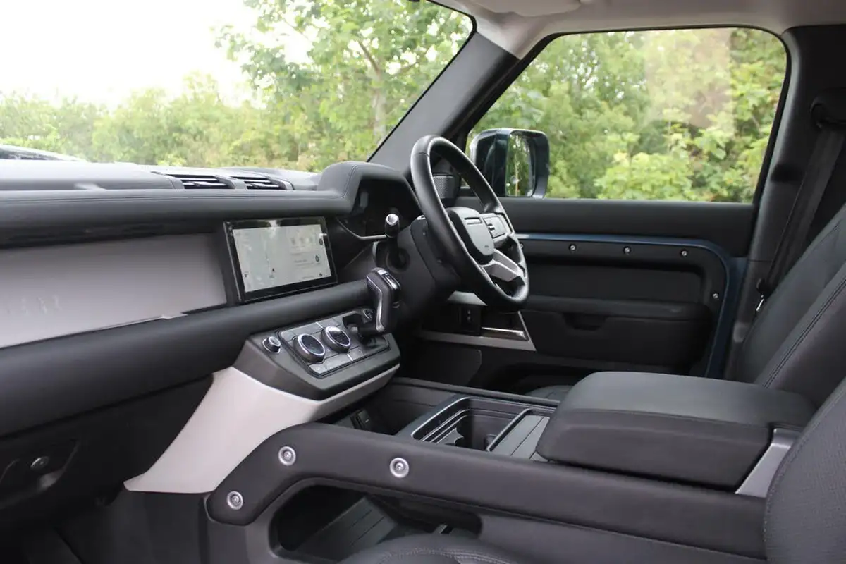 2021-land-rover-110-defender-30-d300-hard-top-se-110-big-21