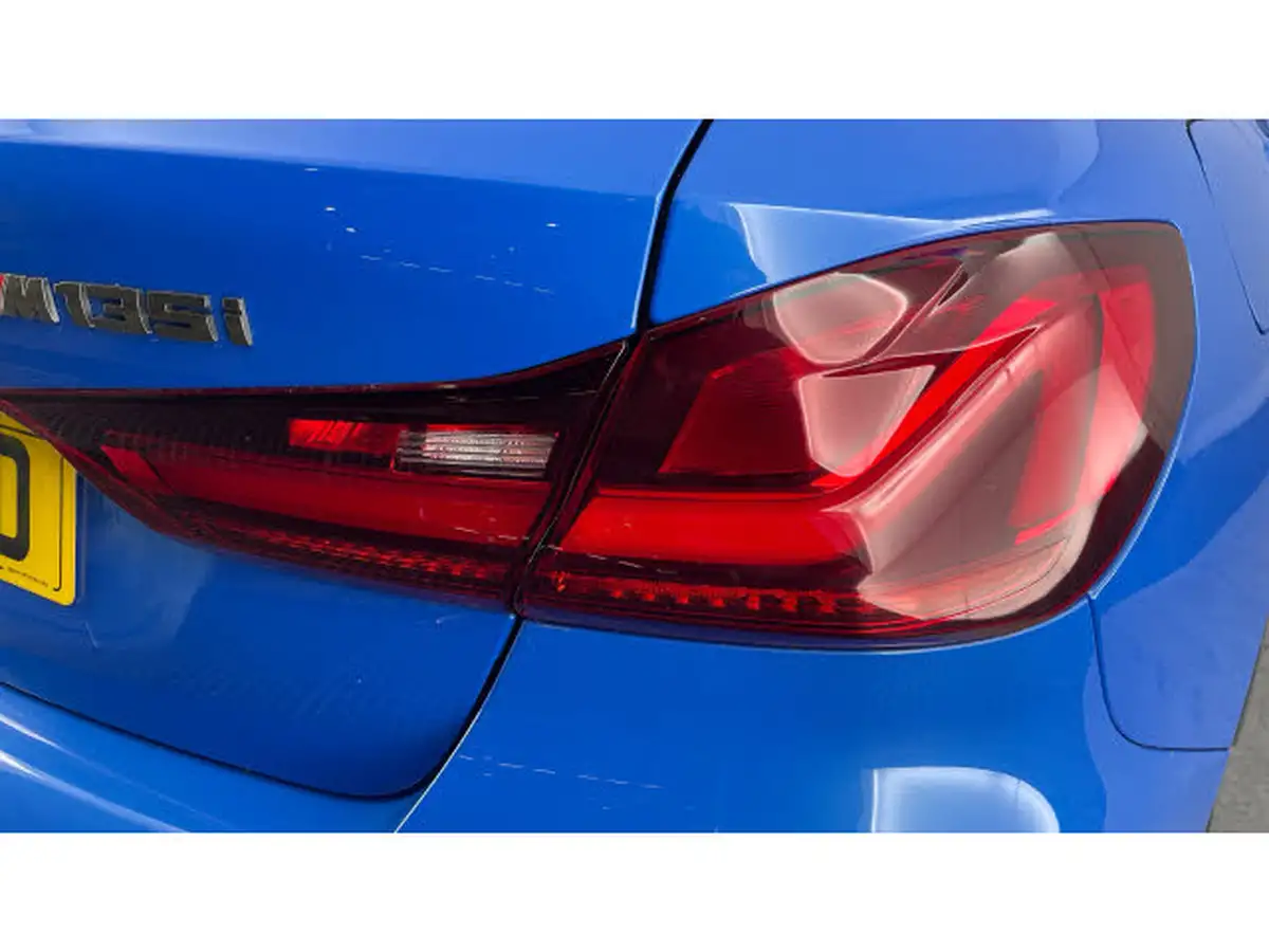 2022-bmw-1-series-20-m135i-xdrive-big-21