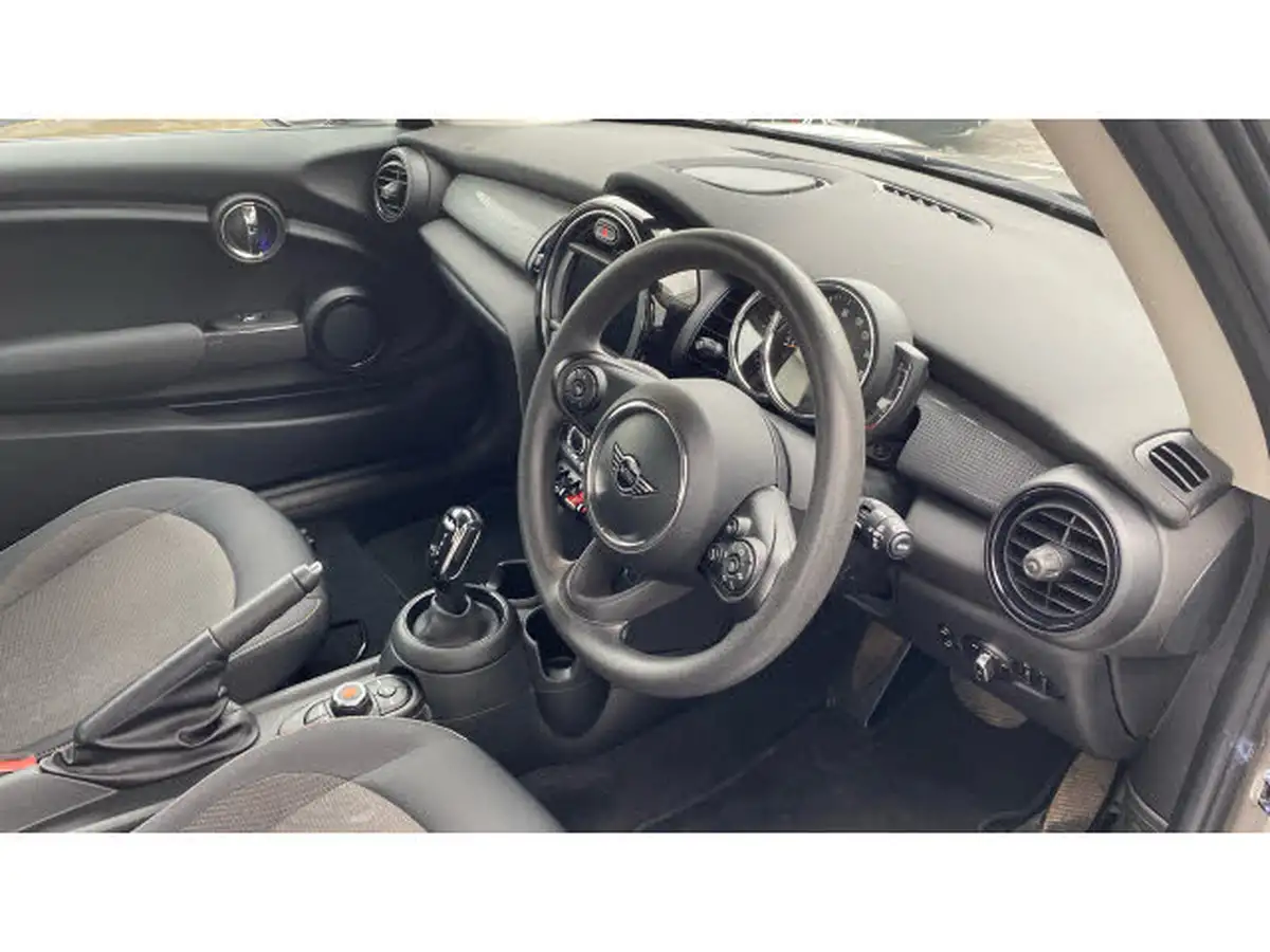2019-mini-cooper-15-cooper-classic-hatchback-3d-auto-big-5
