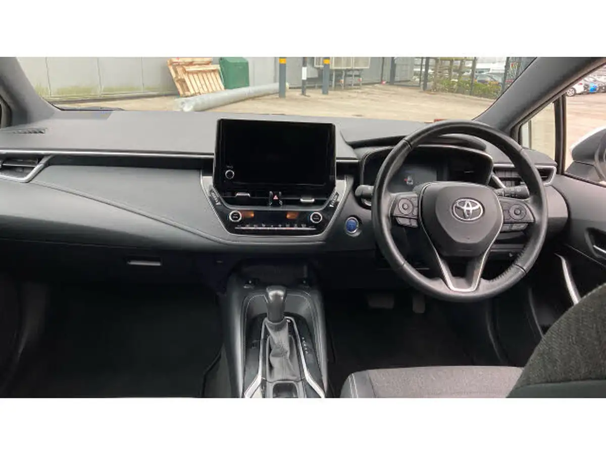 2022-toyota-corolla-18-vvt-i-design-120bhp-trk-hatchback-5d-big-9