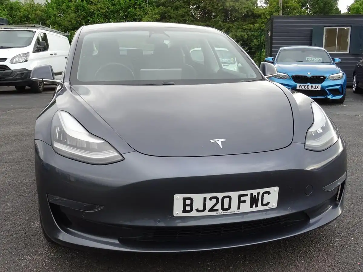 2020-tesla-model-3-e-long-range-big-2