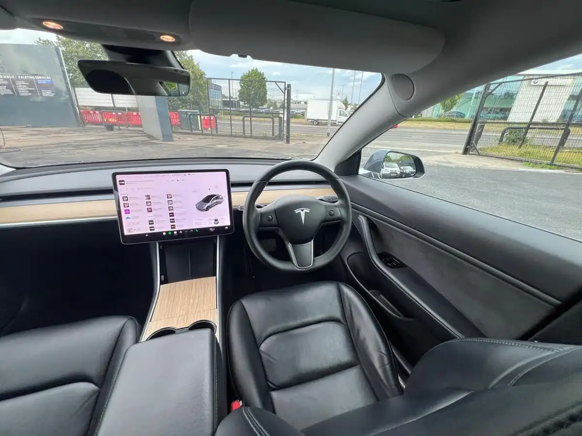 2020-tesla-model-3-e-long-range-big-26