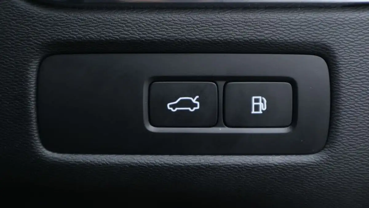 2024-volvo-xc60-20-b5-plus-big-26